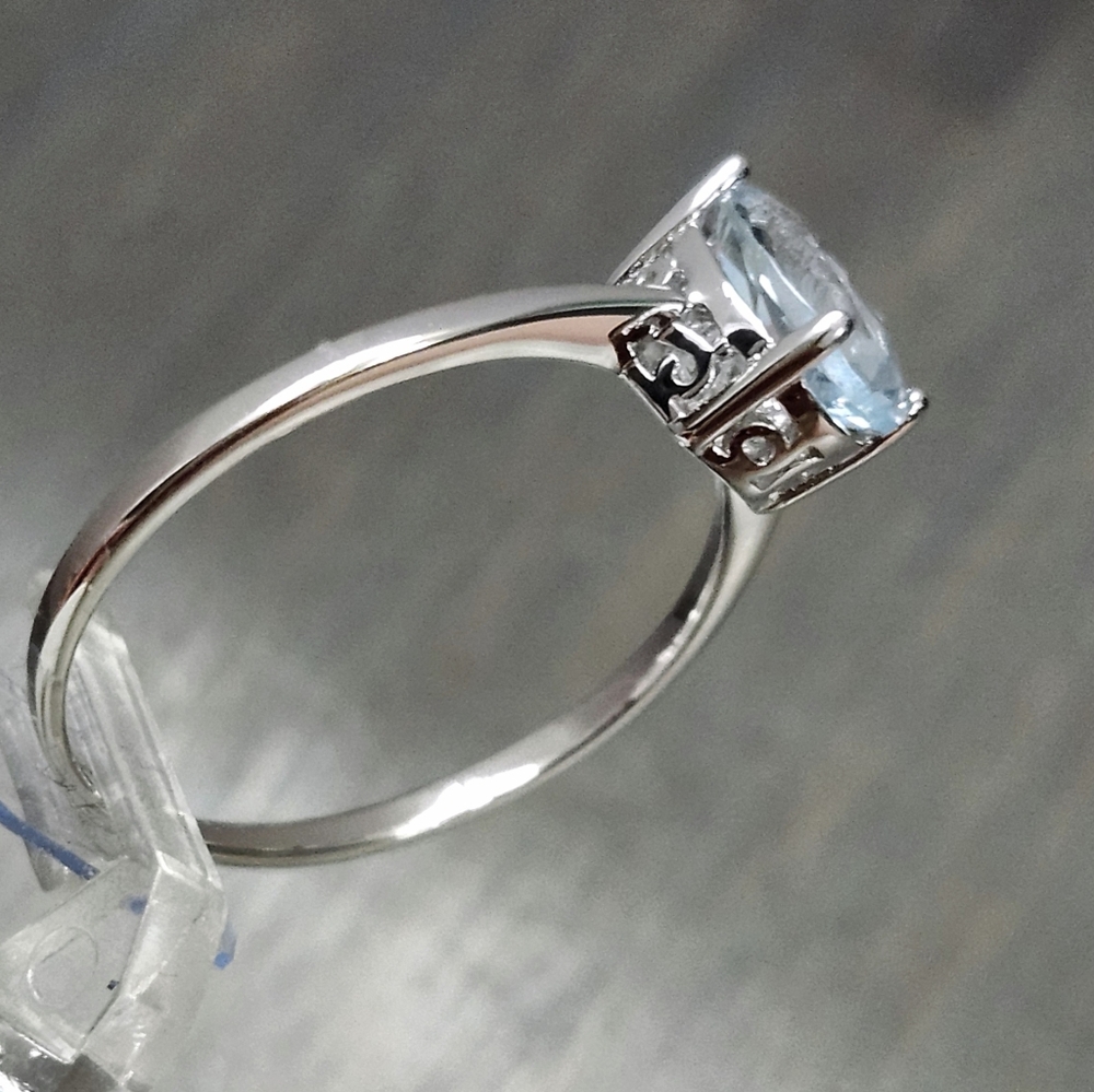 1.25 ctw Blue Topaz Oval Solitaire Sterling SILVER Ring NEW - Picture 5 of 11